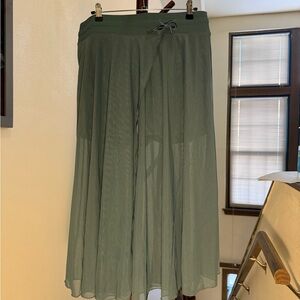 HALARA Flowing Maxi Skirt